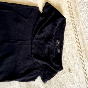 Sleeveless cowl lightweight sweater